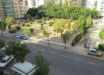 120 Rodionoff Bed & Breakfast 3*